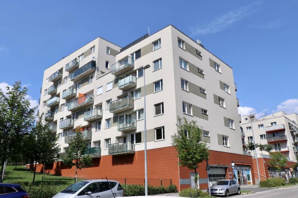 Apartment Hurka - 15 Min Do Centra, Garaz Praga Esterno foto