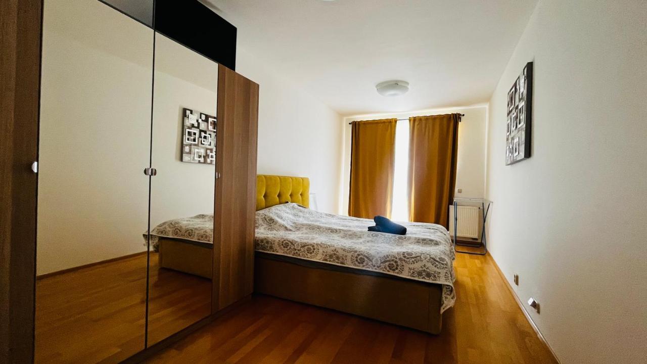 Apartment Hurka - 15 Min Do Centra, Garaz Praga Esterno foto